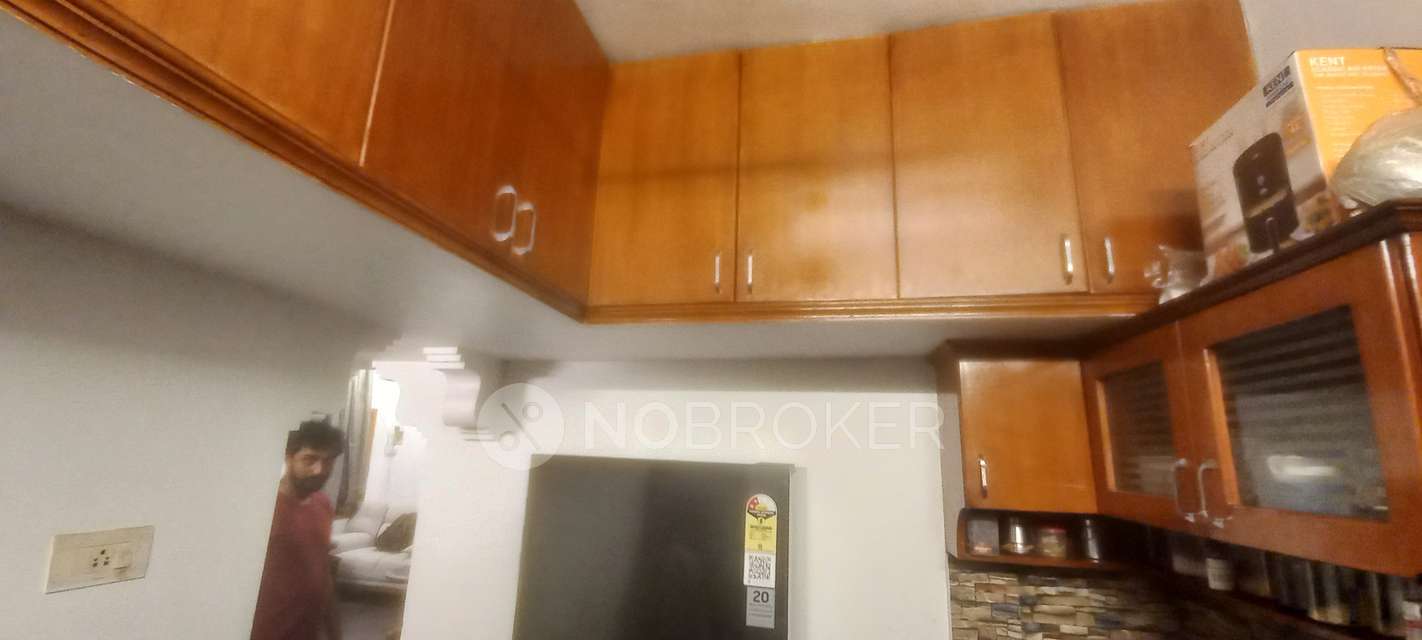 4+ BHK House For Sale  In Yadaval St, Paramesh Nagar, Adambakkam, Chennai