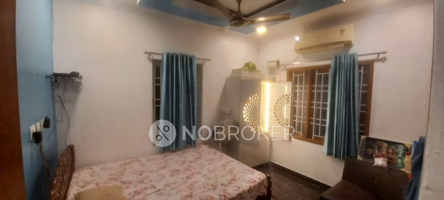 4+ BHK House For Sale  In Yadaval St, Paramesh Nagar, Adambakkam, Chennai