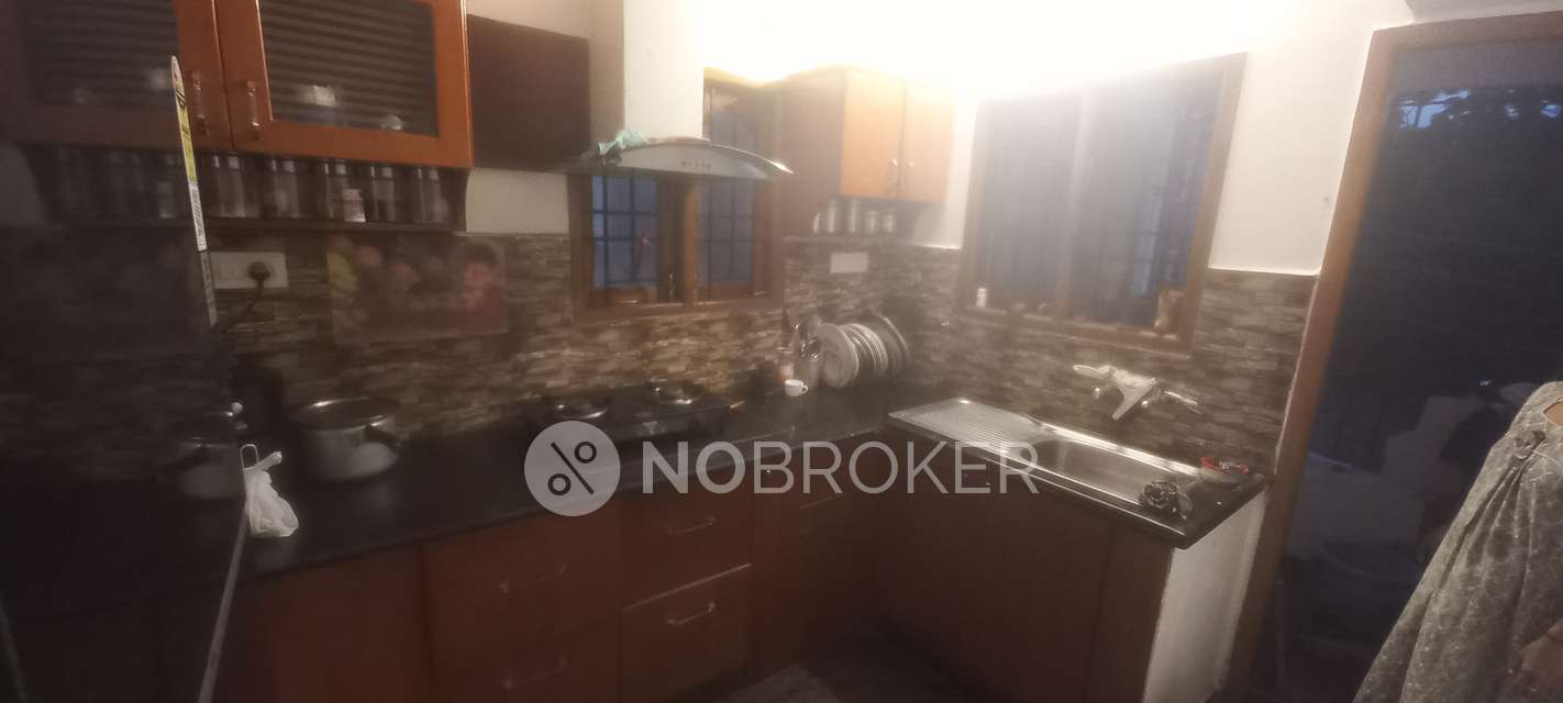 4+ BHK House For Sale  In Yadaval St, Paramesh Nagar, Adambakkam, Chennai