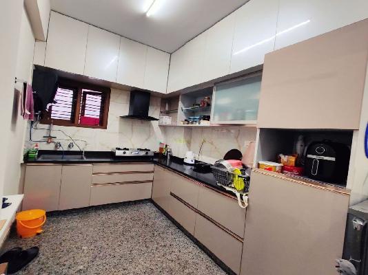 4+ BHK Flat For Sale  In Meenakshi Lakeside Apartment