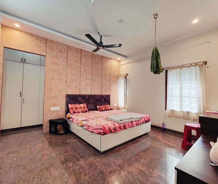 4+ BHK Flat For Sale  In Meenakshi Lakeside Apartment