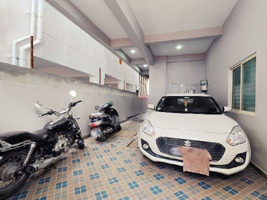 4+ BHK Flat For Sale  In Meenakshi Lakeside Apartment