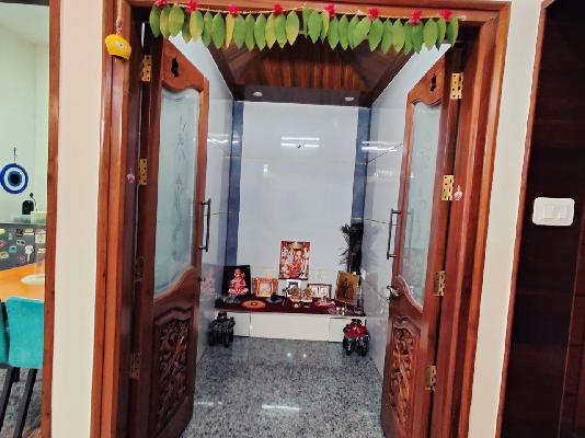 4+ BHK Flat For Sale  In Meenakshi Lakeside Apartment