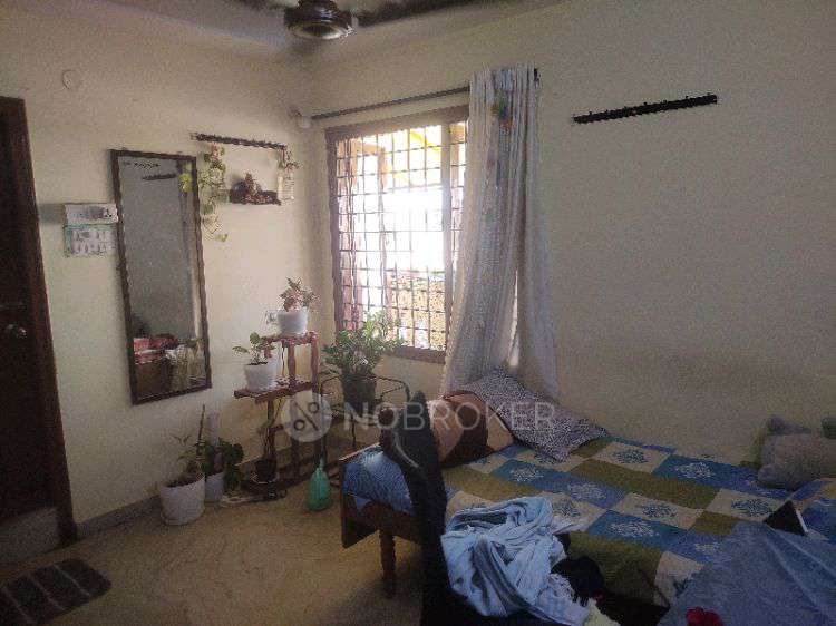 Single Room for Female In 3 BHK  In Purushottam Residency,gandhinagar In 1-1-385, New Bakaram, Gandhi Nagar, Kavadiguda, Hyderabad, Telangana 500080, India