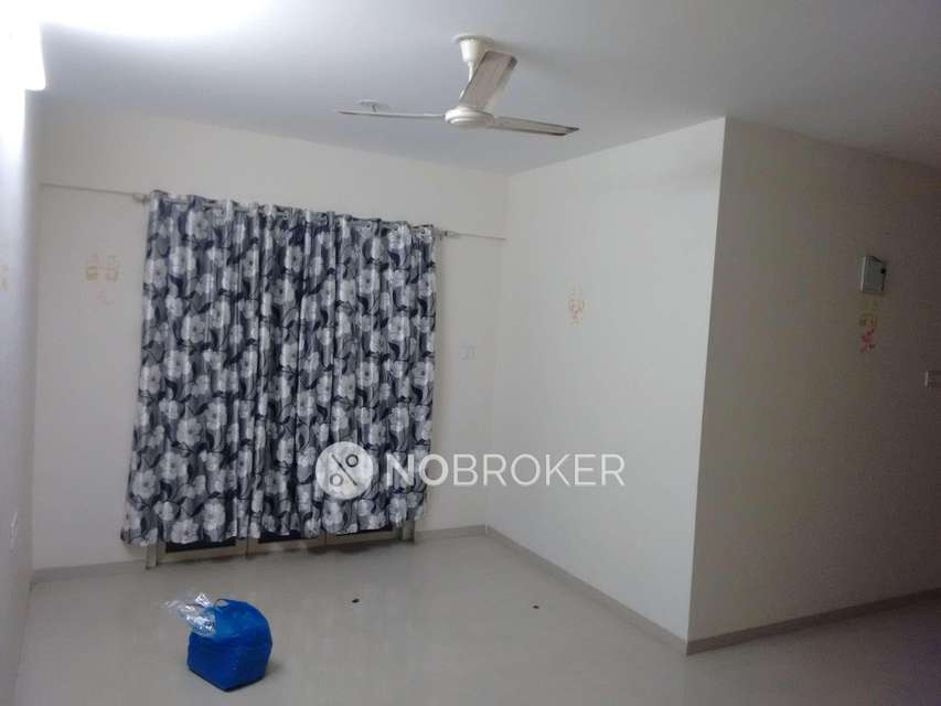 2 BHK Flat In Starwoods Chsl For Sale  In Tathawade