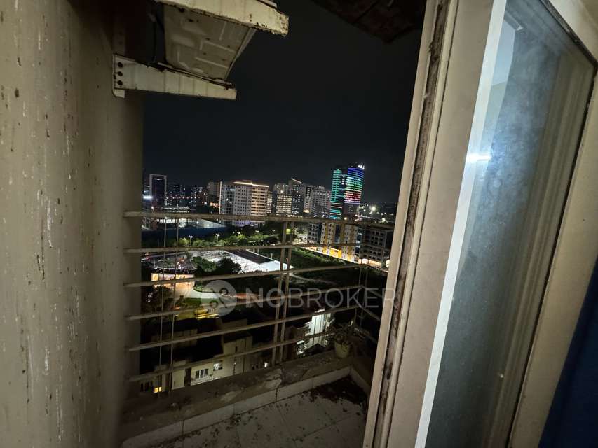 Single Room for Male In 3 BHK  In Paras Tierea In Sector 137