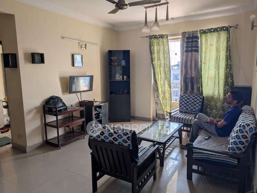 Shared Room for  In 3 BHK  In Jmd Garden In Sector 33, Gurgaon