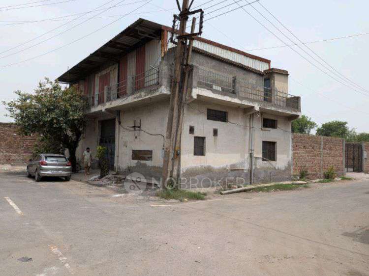 Industrial Building in Ganpati Dham Rd, Delhi for Rent 