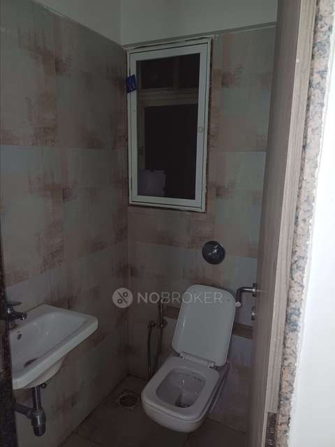 1 BHK Flat In Standalone Building  For Sale  In Thane West