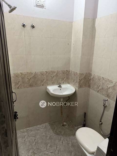 PG for Boys in Sector18