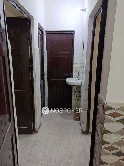 2 BHK Flat In Standalone Building  For Sale  In Punjabi Bagh