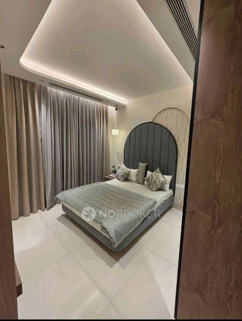 1 BHK Flat In Dlf Oakwood Estate for Rent  In Sector 25