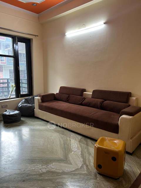 Single Room for Male In 2 BHK  In Sector 47