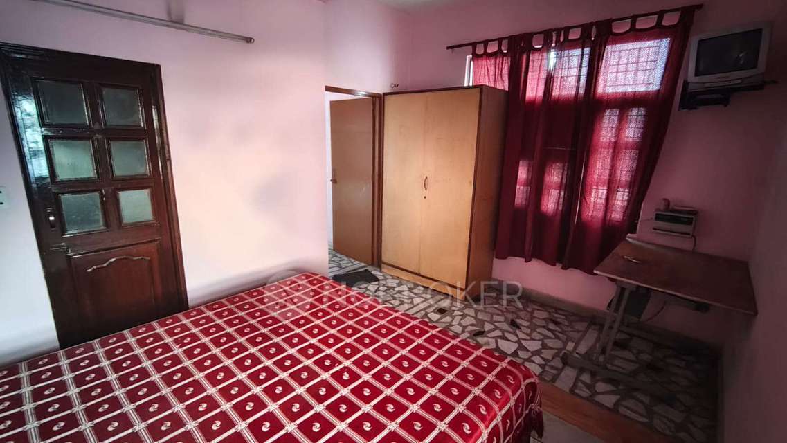 1 RK House for Rent  In  Sector 40