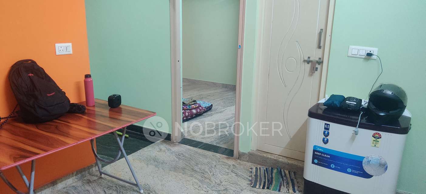 Shared Room for Male In 1 BHK  In Doddakannelli