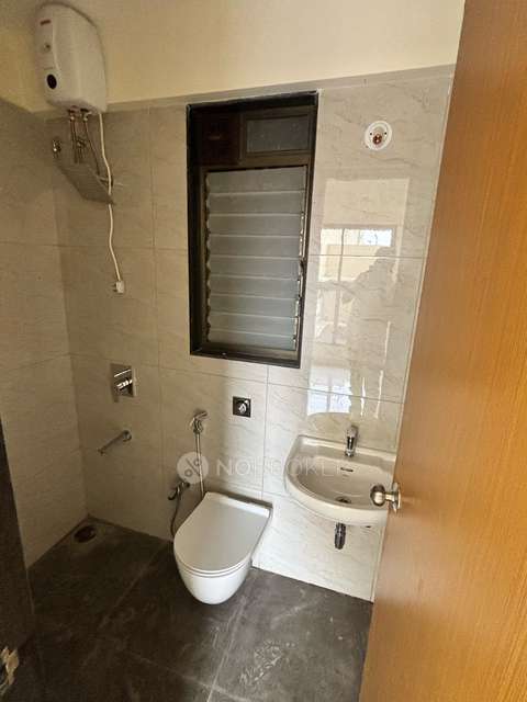 2 BHK Flat In Chandak 34 Park Estate for Rent  In Goregaon West