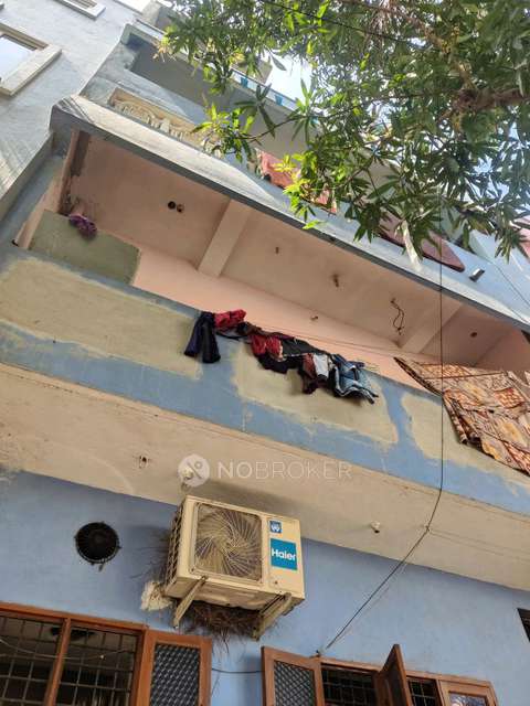 1 BHK Villa In 3rd Floor , Bachelor And Small Family Muslim Only Allowed  for Rent  In Ift Ln