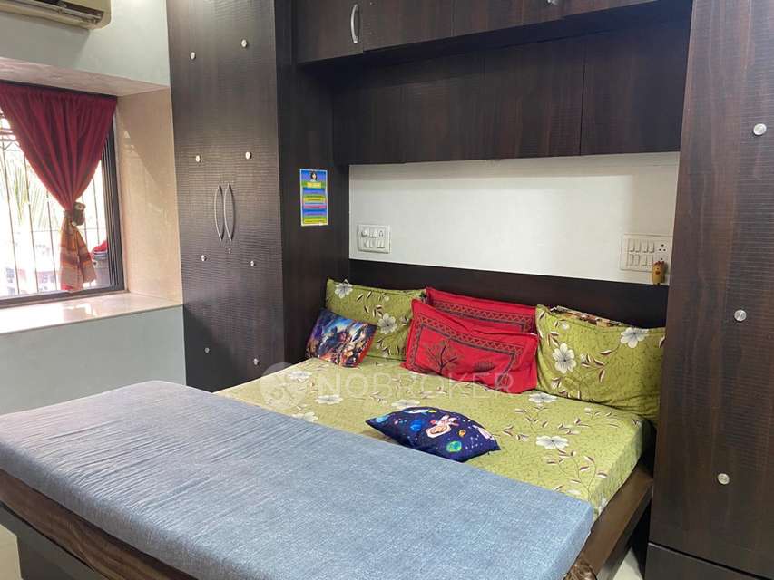 1 BHK Flat In Dheeraj Godavari Apartments For Sale  In Malad West