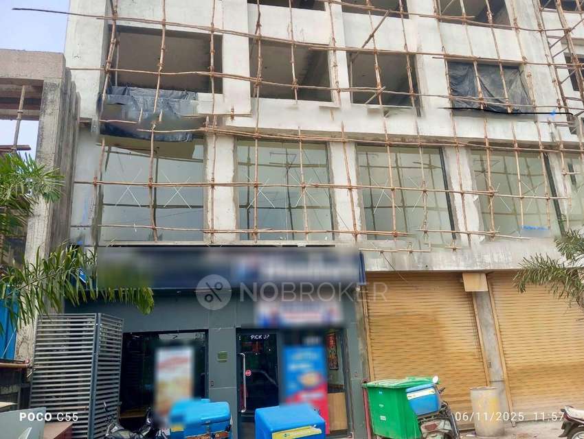Showroom in Bhadra Nagar, Mumbai for Rent
