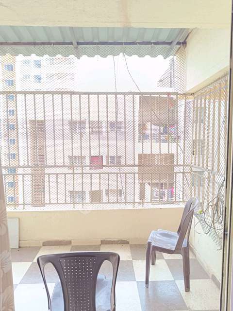 Single Room for Male In 2 BHK  In Mantra Majestica Apartment In  Hadapsar, Pune