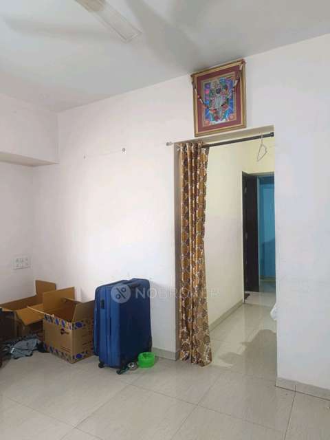 Single Room for Male In 2 BHK  In Mantra Majestica Apartment In  Hadapsar, Pune