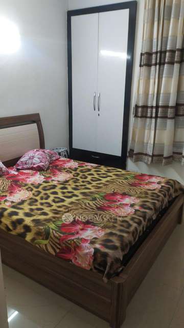 Single Room for Male In 3 BHK  In Uniworld Gardens-2 In Sector 47