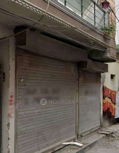 Shop in Chattarpur Extension, Delhi for sale 