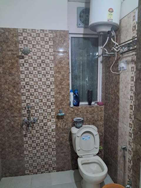 2 BHK Flat In Shri Krishna Bhawan For Sale  In Dilshad Colony Road