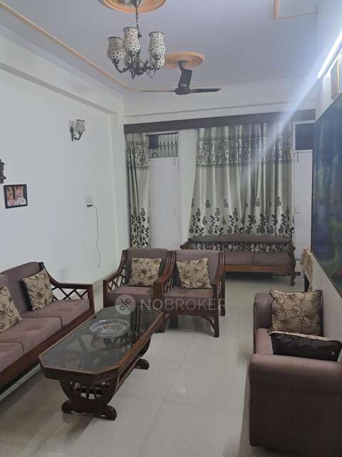 2 BHK Flat In Shri Krishna Bhawan For Sale  In Dilshad Colony Road