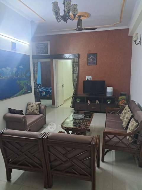 2 BHK Flat In Shri Krishna Bhawan For Sale  In Dilshad Colony Road