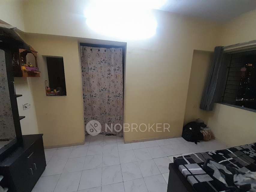 Single Room for Female In 1 BHK  In Shimpoli Niranjan Chs In Borivali West