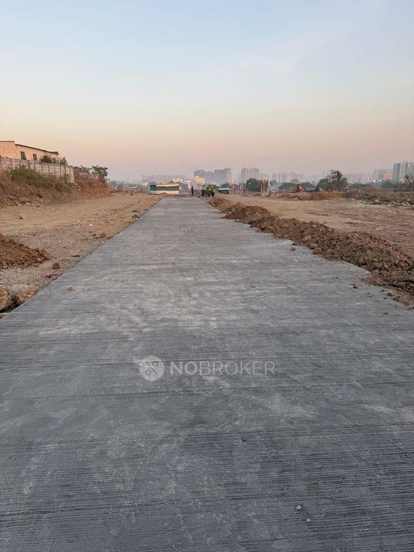 Plot For Sale  In Dream Land In Maan