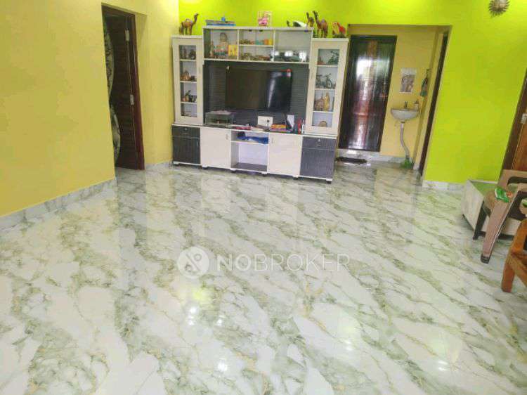 Shared Room for Female In 3 BHK  In Ranganatha Nagar