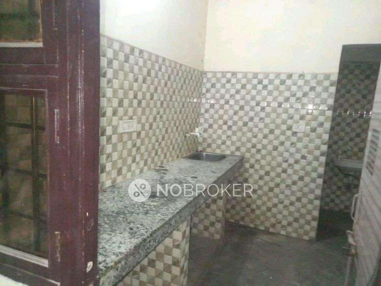 4+ BHK Flat For Sale  In Rohini