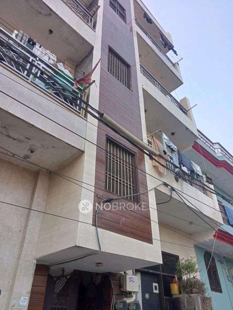 4+ BHK Flat For Sale  In Rohini