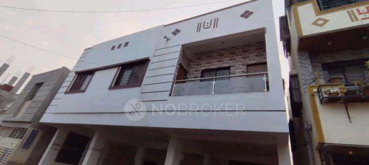 1 BHK Flat In Kulkarni Apartment for Rent  In Laxmi Nagar