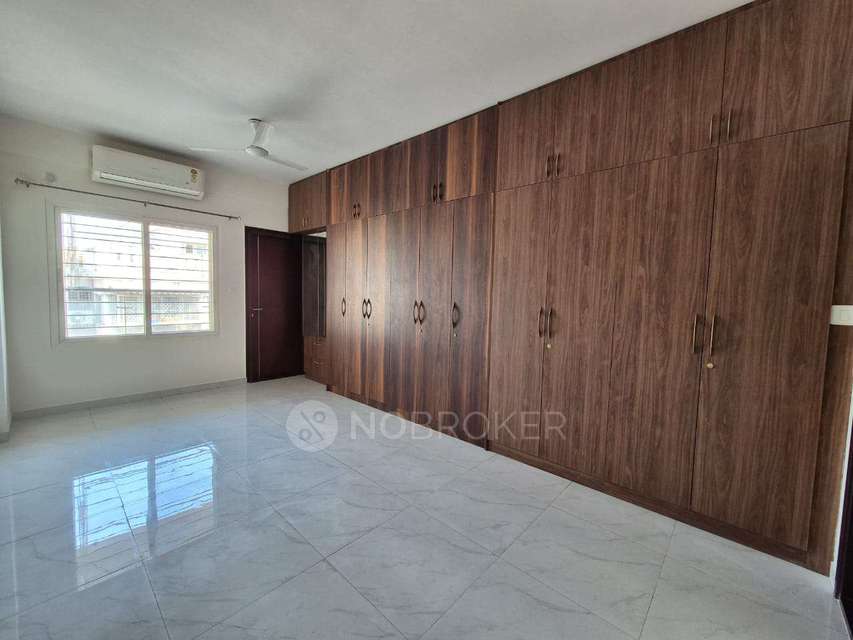 2 BHK Flat In Esteem Splendor, Adugodi For Sale  In Adugodi