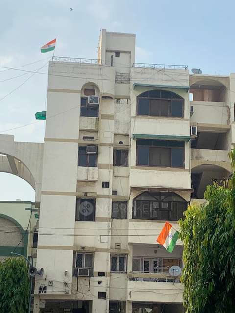 2 BHK Flat In Taj Enclave, Geeta Colony for Rent  In Geeta Colony
