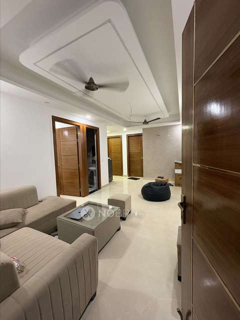 Single Room for Male In 3 BHK  In Gd Apartment, Sector 104 In Sector 104