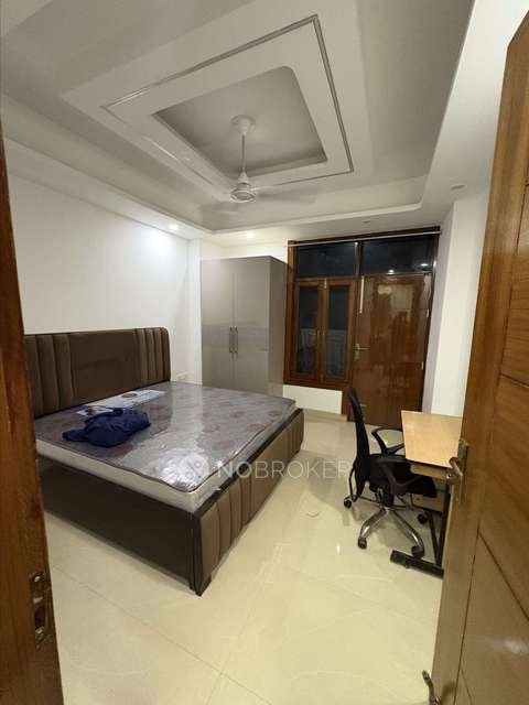 Single Room for Male In 3 BHK  In Gd Apartment, Sector 104 In Sector 104