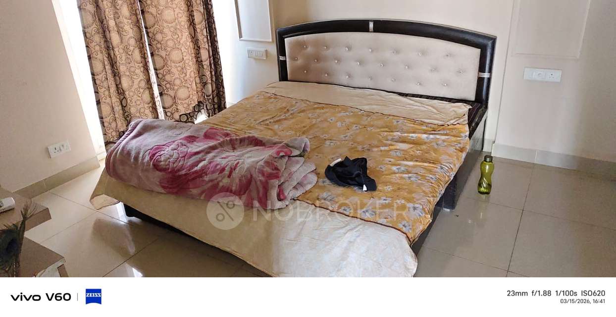 3 BHK Flat In Amrapali Heartbeat City, Sector 107, Noida for Rent  In Sector 107, Noida