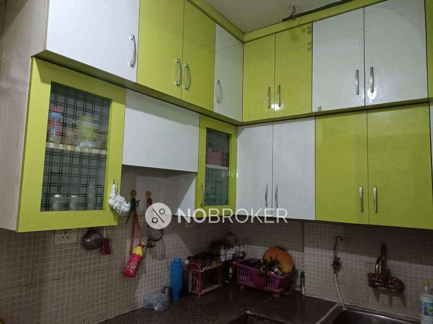 Shared Room for Male In 2 BHK  In Supertech Ecociti  In Sector 137