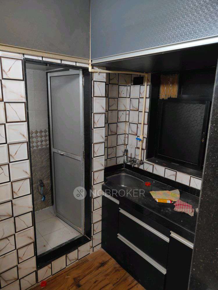 1 BHK Flat In Dobra Building Khar for Rent  In Khar West