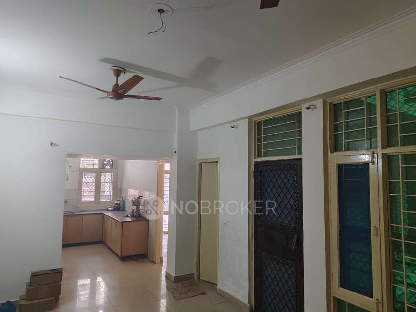 Single Room for Male In 2 BHK  In Gaur Homes, Shatabdi Puram In Shatabdi Puram