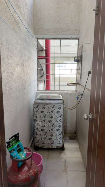 Single Room for Female In 2 BHK  In Gera Park View, Kharadi In Kharadi