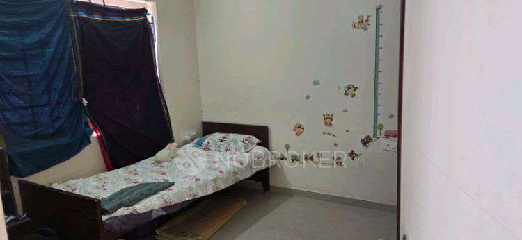 Single Room for Female In 2 BHK  In Maple Wood Residential Apartments In Kazhipattur