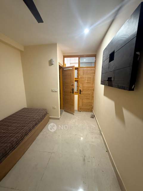 1 RK Flat In Rangpuri for Rent  In Rangpuri