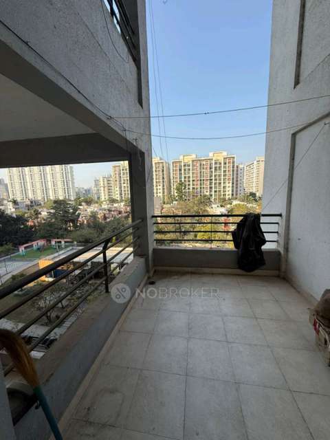 Single Room for Female In 3 BHK In Silver Skyscapes, Wakad In Silver Skyscapes