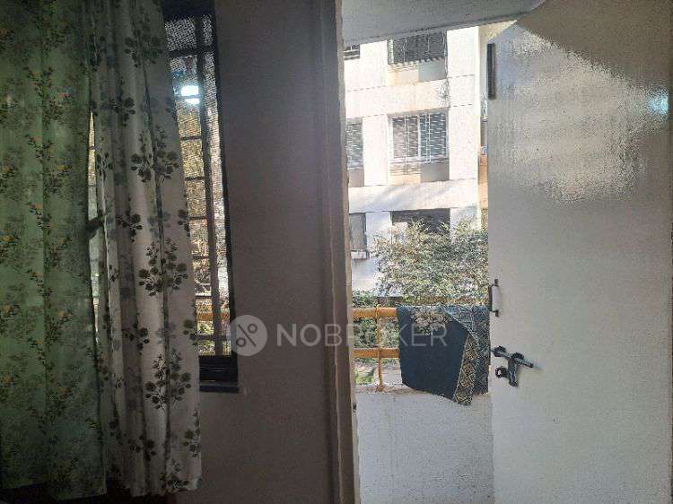 Single Room for Female In 2 BHK  In Pooja Sankul In Aundh