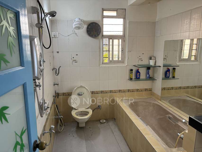 4 BHK Flat In Nilangi Chs, Dahisar West For Sale  In Majestic Restaurant